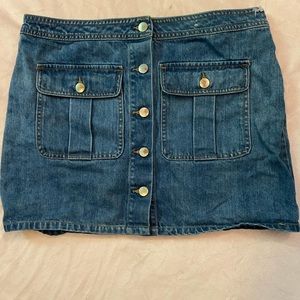 Forever 21 denim front button mini skirt size large, worn once